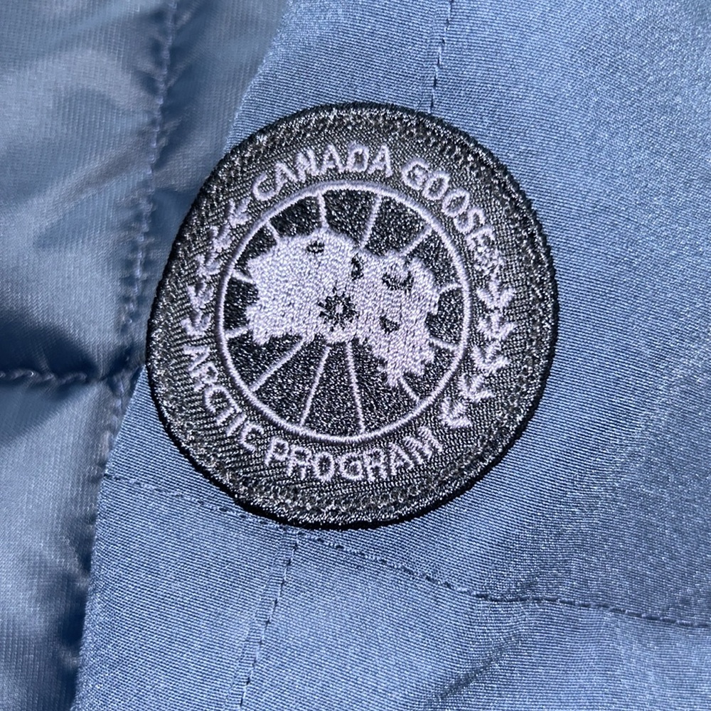 New authentic Unisex Canada Goose blue puffer jacket, S (offers welcome!) - Picture 8 of 11